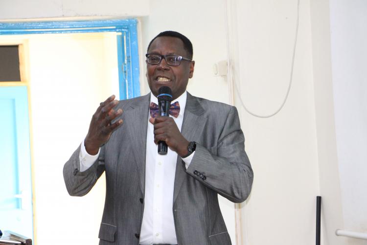 Prof. George Mutwiri, Executive Director at the School of Public Health, University of Saskatchewan, Canada delivers a public lecture at the Faculty of Health Sciences, University of Nairobi.